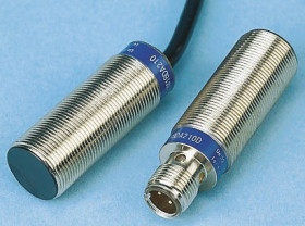 Czujnik zbliżeniowy M18 Indukcyjny 8 mm Telemecanique Sensors Niewpuszczany 12 → 24 V dc długość 60mm Gwintowany