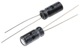 Kondensator 10μF 63V dc Radialny, Otwór przelotowy RS PRO roztaw: 2mm 5 (Dia.) x 11mm