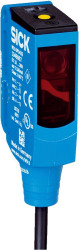 Czujniki fotoelektryczne Fotoelektryczny, odblaskowy Prostokątny SICK NPN zakres 5 m Dioda Pin Point LED