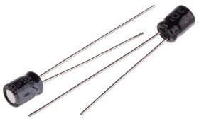 Kondensator 22μF 16V dc Radialny, Otwór przelotowy RS PRO roztaw: 1.5mm 4 (Dia.) x 5mm