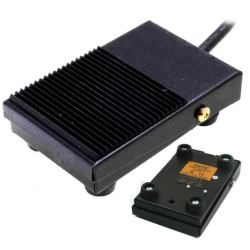 Przełącznik nożny metalowy TFS-1 z gumą - czarny - z przewodem 1m