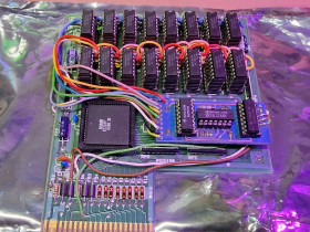 Commodore 128 - 1mb REU Modified