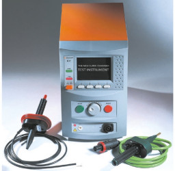 Tester izolacji 450A922 H103, 999.9MΩ, 0.1 → 40A, Umax 5000 V ac, 6000V dc, Seaward Clare