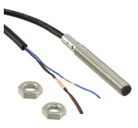 Czujnik zbliżeniowy M8 Indukcyjny 2 mm Omron Wpuszczany 10 → 30 V DC długość 64mm Gwintowany