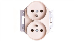 Karre Gniazdo Podwójne Z Uziemieniem, Kolor Krem / 90964771