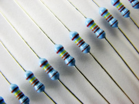 Rezystor metalizowany MF 0.5W 2K21 1