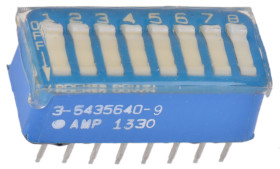 Przełącznik DIP 8-pozycyjny SPST THT 100 mA przy 5 V DC -55 → +105°C
