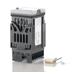 Regulator temperatury PID panelowy Eurotherm Uz: 100→ 230 V AC wyjście Logika, przekaźnik 2 + 1