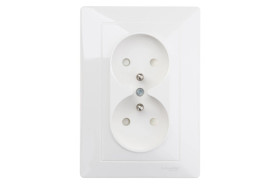 Sedna Gniazdo podwójne z/u 16A IP20 kremowe SDN2800623