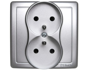 Simon Basic Gniazdo wtyczkowe podwójne z uziemieniem kompletne z przesłonami 16A 250V srebrny mat BMGZ2z/43