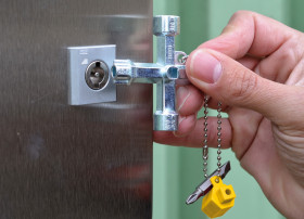 Klucz do szaf sterowniczych CK liczba profili 12 Klucz krzyżowy