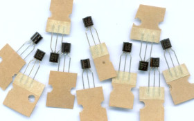 BC338-25 0,8A 30V TRANZYSTOR (DŁUGIE NOGI) (10 SZTUK) (BC338-25-DŁN)