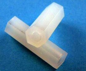 M3x20 W-W KOŁEK DYSTANS.100szt TWORZYWO