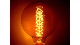 Żarówka Selred G125-S28 60W E27 Christmas Tree