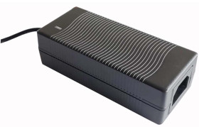 Adapter AC/DC Uwy 12V dc Iwy 5A Złącze 2,1 x 5,5 x 11 mm, biegun dodatni w środku 60W typ wtyczki: IEC 320 C14