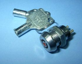 STACYJKA Z KLUCZYKIEM MAŁA