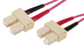 Kabel światłowodowy długość: 2m Z zakończeniem złącze B<B>: SC złącze A: SC średnica: 900μm Wielomodowy 0.8