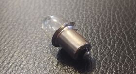 Żarówka zwykła 4,8V 0,7A biała KRYPTONOWA z kołnierzem