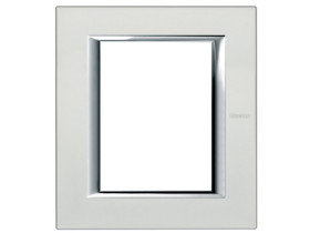 AXOLUTE Ramka 1 pojedyncza prostokątna 3+3 moduły srebrny HA4826SAN LEGRAND