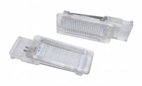 OSWIETLENIE WEWN.NA NOGI VW 18