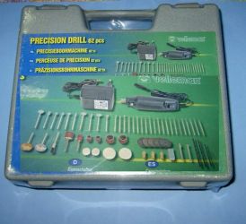 WIERTARKA MINIAT. Z ZEST. 62 AKCESORIA