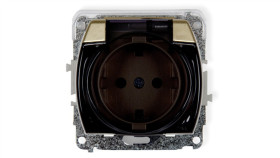 Trend Gniazdo Bryzgoszczelne Z/U Schuko (Klapka Dymna) Złoty 6Gpb-1Sdp