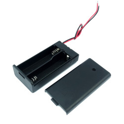 Koszyk na baterie 2 x AA R6 z włącznikiem 3V