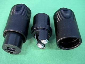 Gniazdo głośnikowe skręcane na przewód