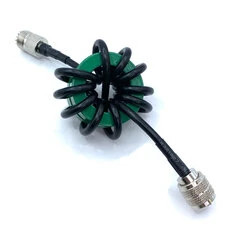 Choke fal krótkich 1,8-30MHz Magnesowy rdzeń wysokiej częstotliwości 200W 600W Tłumienie szumów Złącze męskie do żeńskiego Akces