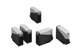 Czujniki fotoelektryczne w obudowie prostokątnej Idec z wyjściem przekaźnikowym zakres 50 m Podczerwień