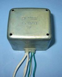 TS-10/13 8,8V/0,7A,8,2V/0,082A TRAFO