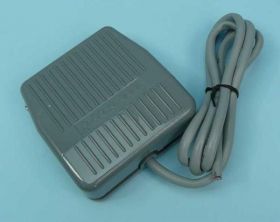 PRZEŁ.NOŻNY 10A/250V ON-(ON) 1mb