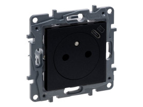 NILOE STEP Gniazdo pojedyncze z uziemieniem z USB typu C umieszczonym w plakietce zaciski automatyczne z przesłoną czarny 863538