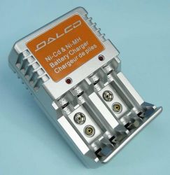 DC-1888 ŁADOW.UNI DALCO AA/AAA/9V