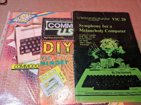 Vic-20 Magazine/Book set