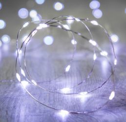 Lampki choinkowe na druciku 20 LED na baterie - białe zimne