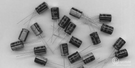 22uF/100V/105C (OPAK. 10 SZT.) KONDENSATOR ELEKTROLITYCZNY