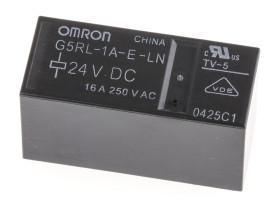 Przekaźnik mocy 24V dc SPST Omron 530mW, montaż PCB 1086Ω Otwór przezierny