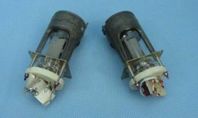 GU-50 LAMPA Z PODSTAWKĄ