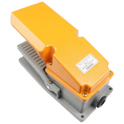 Wyłącznik nożny włącznik przycisk pedał z osłoną NO NC 380V 10A