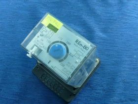 REN-80 125-250V NADNAPIĘCIOWY DWUCEWKOWY