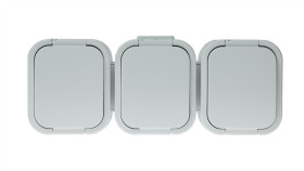 B2 Gniazdo Potrójne 3X2p+Z Schuko Bryzgoodporne Z Klapką W Kolorze Wyrobu Ip54