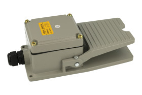 Przełącznik; nożny pedał; SFM1; ON-(ON); monostabilny; śrubowe; 1 tor; 2 pozycje; bez osłony; 10A; 250V AC; Howo; RoHS; szary; s