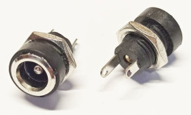 Gniazdo zasilające plastikowe DC 2,1/5,5 do obudowy typ 2