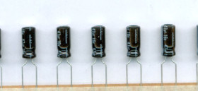 47uF/16V/85C (OPAK. 20 SZT.) MINIATUROWY KONDENSATOR ELEKTROLITYCZNY