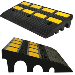 Najazd gumowy krawężnikowy wys.10cm, podjazd pod krawężnik, 3 kanały kablowe