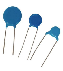 Kondensator ceramiczny Kemet C927U152MZWDBAWL40 500 szt.