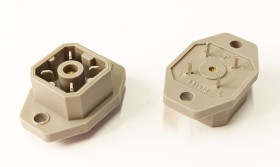 G4A5M złącze kwadratowe panelowe 4-pin; IP65