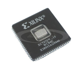 układ XC7372-15WC84C CLCC-84 XILINX