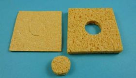 GĄBKA CZYSZCZĄCA Z OTWOREM 65x65mm